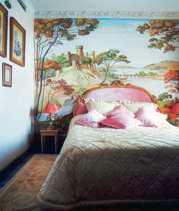 Настенная роспись в спальне