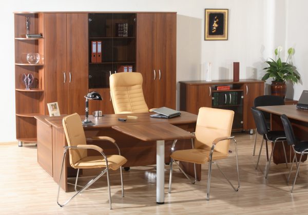 Как выбрать качественную офисную мебель?