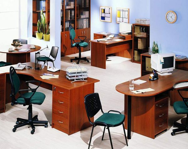 Что отличает офисную мебель?