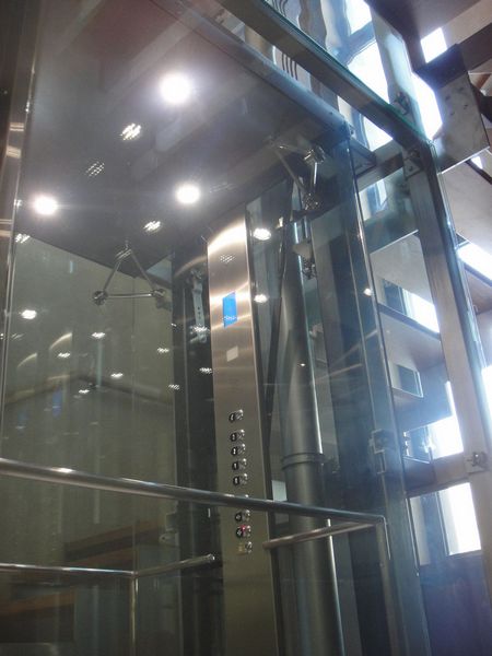 kak vybrat stekljannyj lift dlja dachi 1