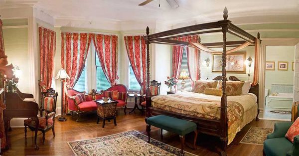 Спальня в викторианском стиле