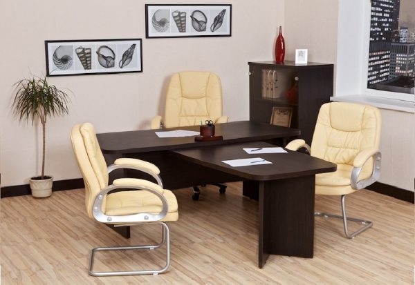 Как выбрать качественную и недорогую офисную мебель?